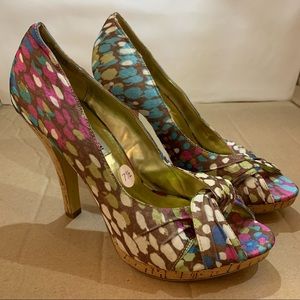 Steve Madden open toe, size 7.5, multi color cork heels.  Heel size 4”.